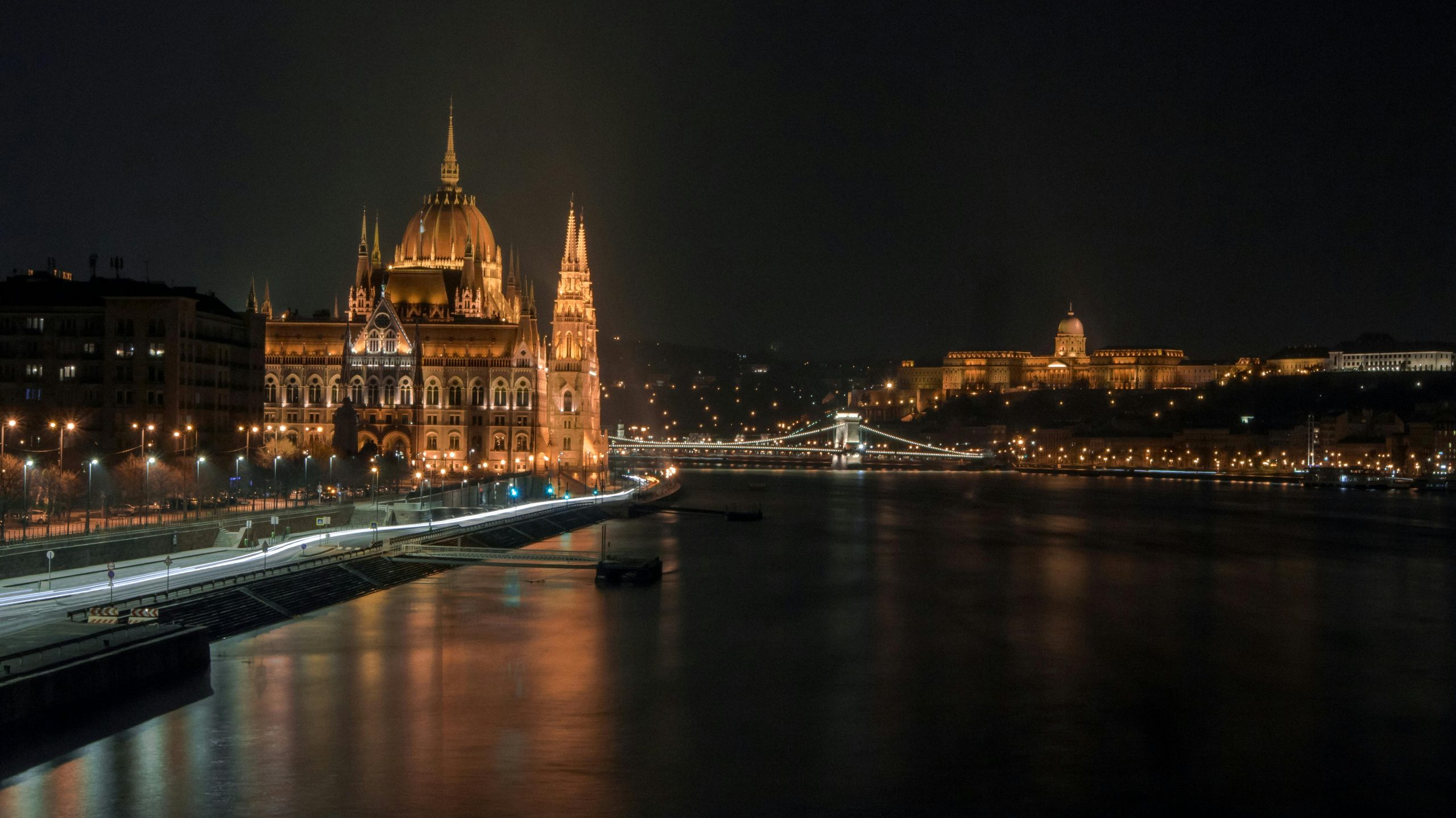 Budapest-night-FCHAIN